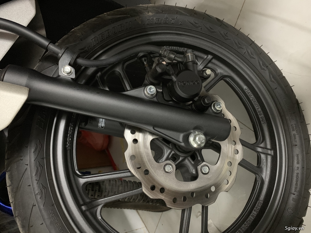 Cần bán xe vario 150 màu bạc đen - 3