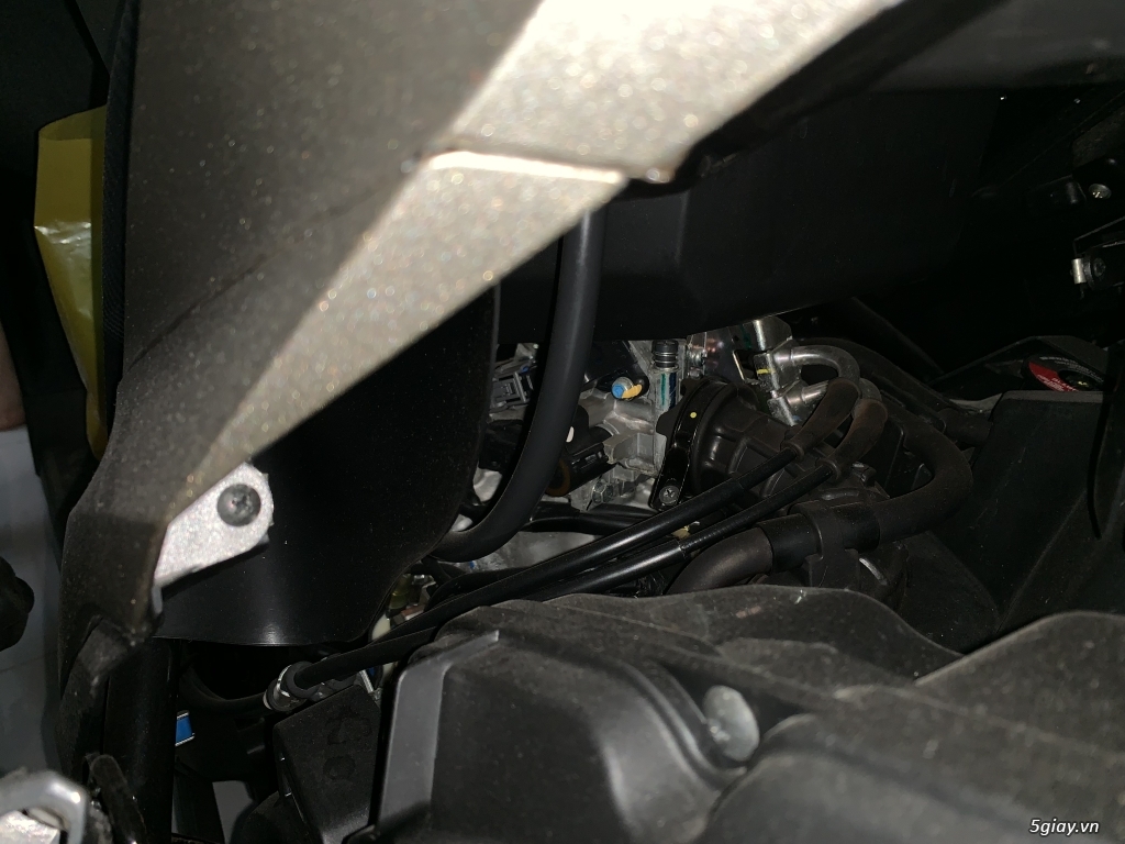 Cần bán xe vario 150 màu bạc đen - 1