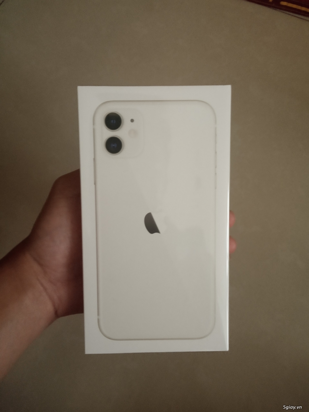 Iphone 11 64gb white Việt Nam new chưa active bảo hành chính hãng 12th