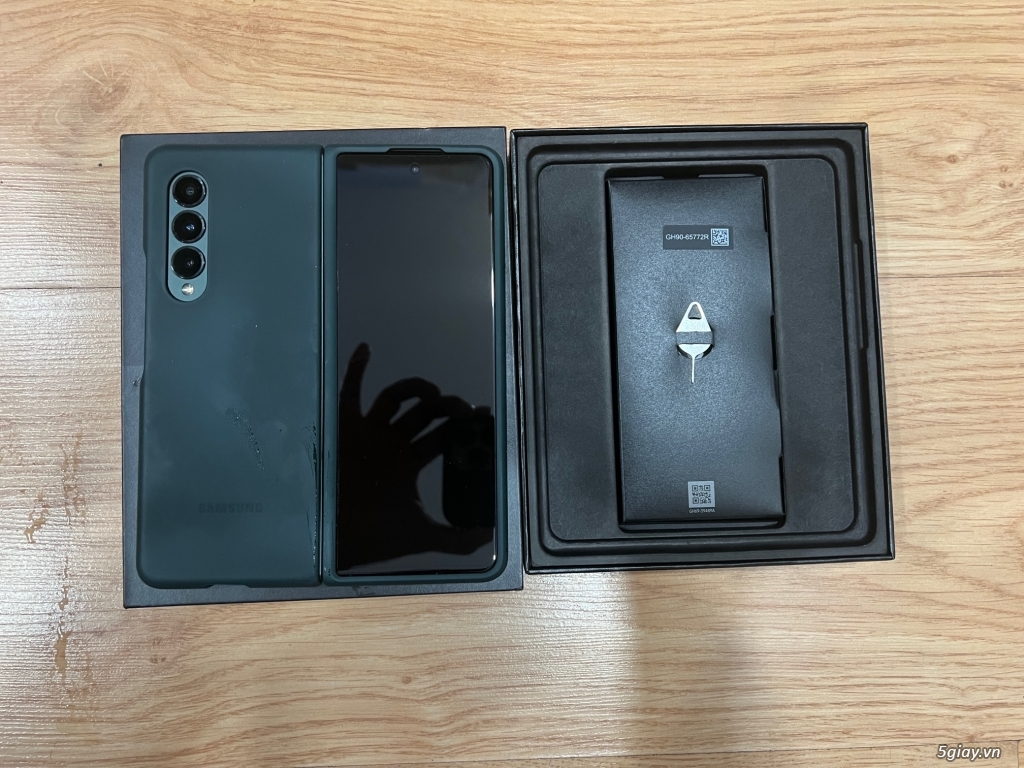 Cần bán Samsung Glaxy Z phone 3 -256G - 2