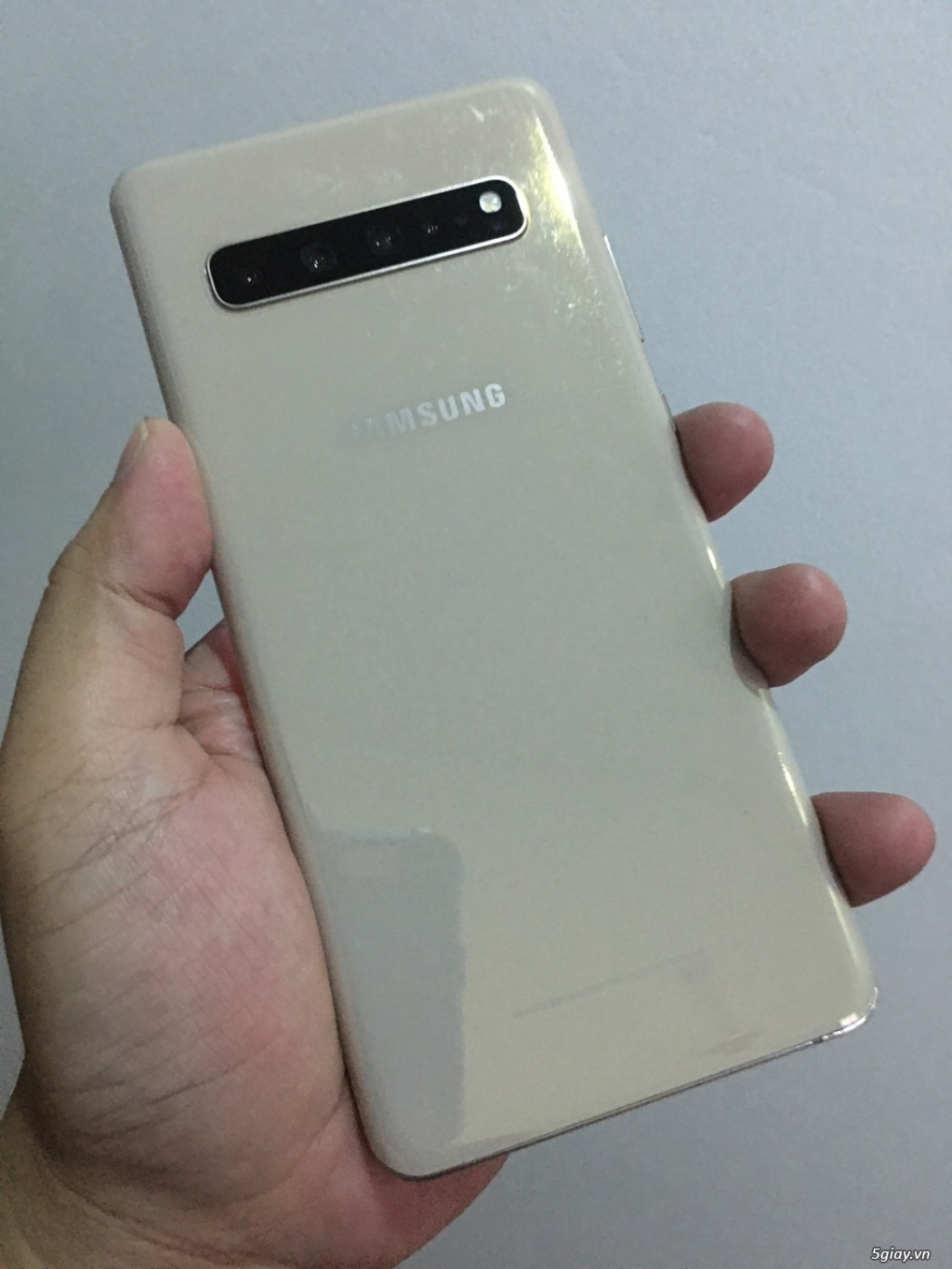 Samsung S10 5G màu gold new 98% đẹp zin. Giá tốt cho anh em - 2