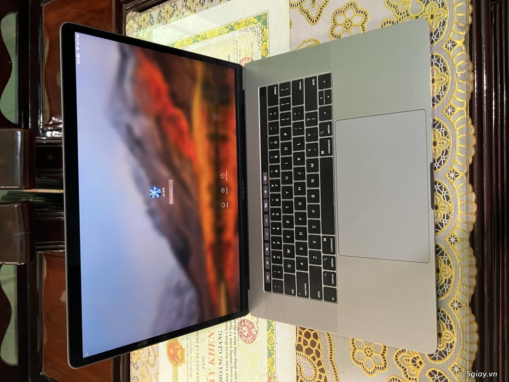 macbook pro 15in 2018 i7 ram 16g ssd 512 vga 4g máy như mới sạc 45 lần - 4