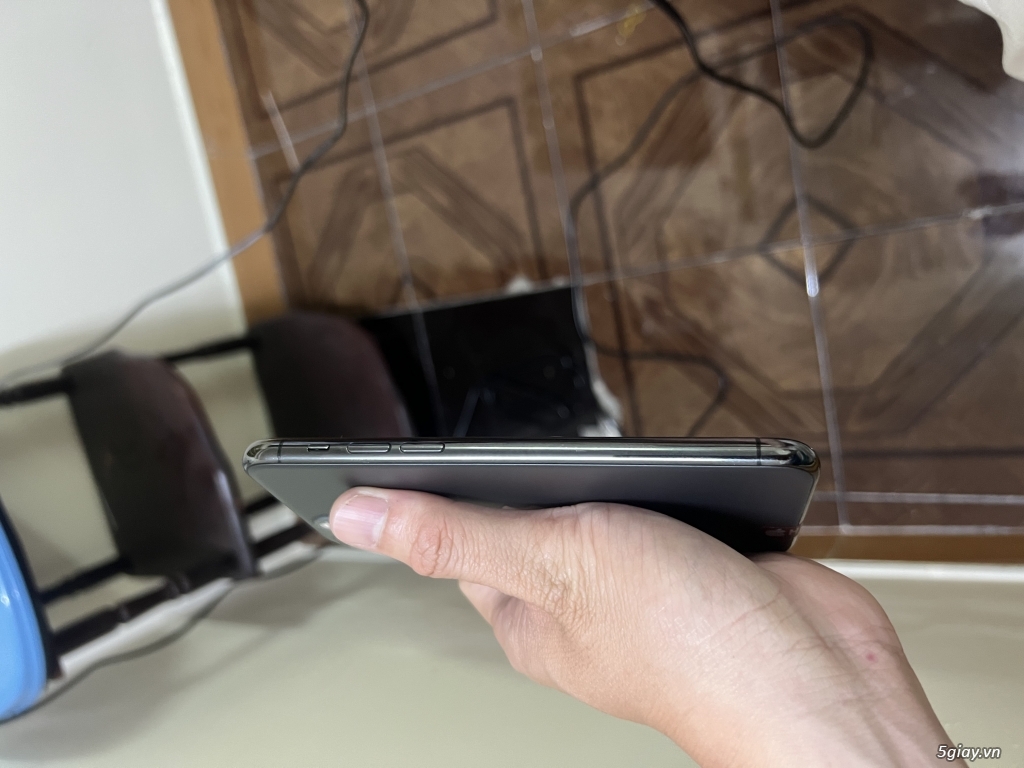 Iphone 11 pro mới 99% nguyên dzin áp,pin 90 %