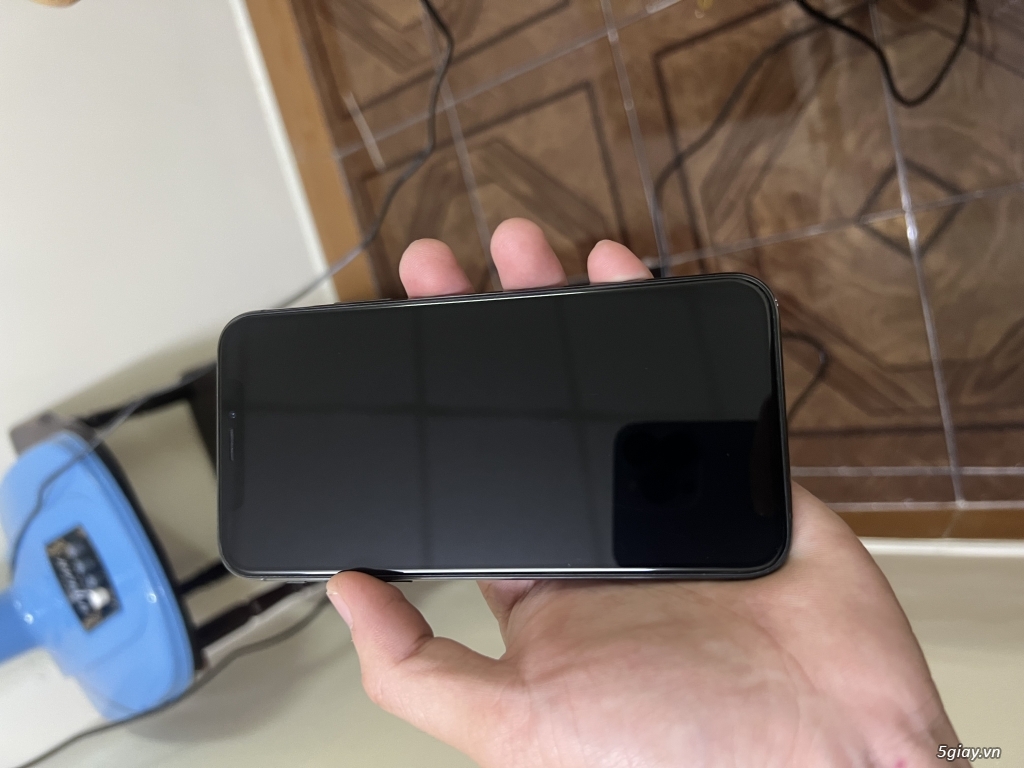 Iphone xs 64gb đen mới 99%, pin 86 % nguyên dzin áp chính hãng - 1