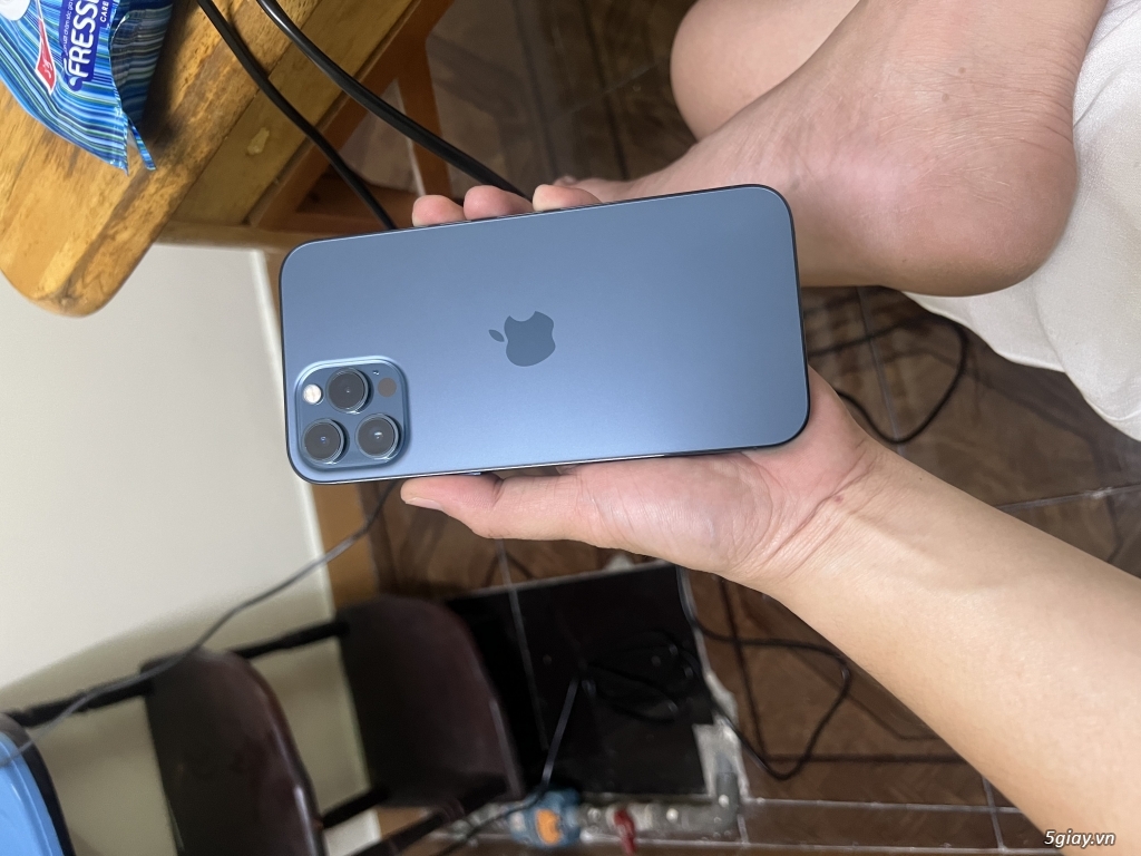 Iphone 12 pro max 128gb mới 99,99 %,giá 23tr500 pin trên 90 %