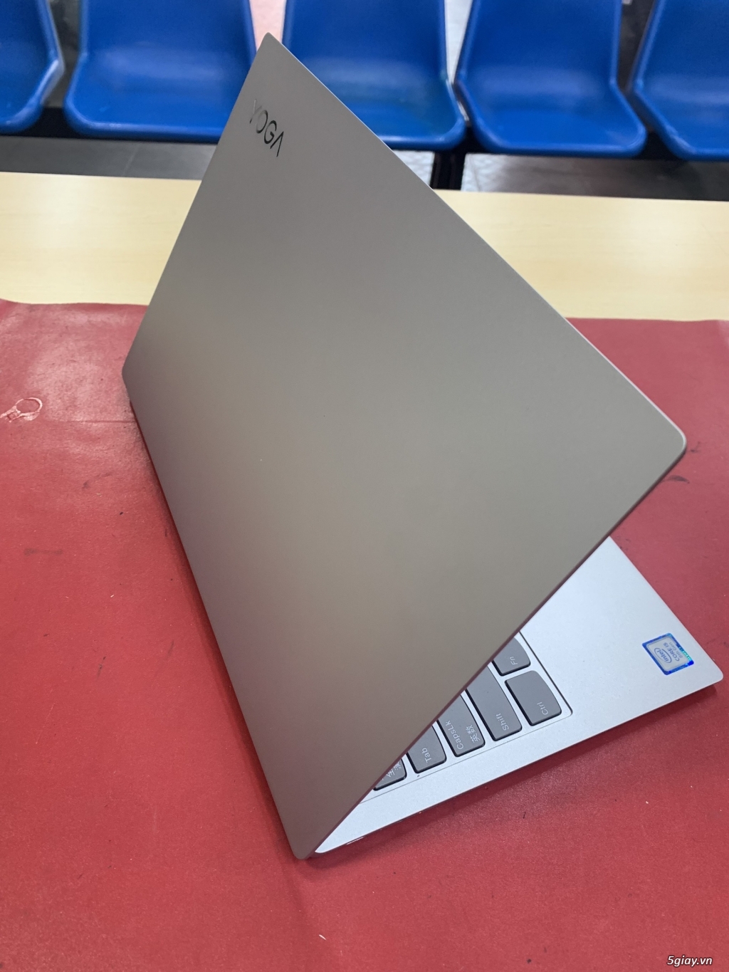 Cần bán Laptop Lenovo Yoga S730-13IWL - 8