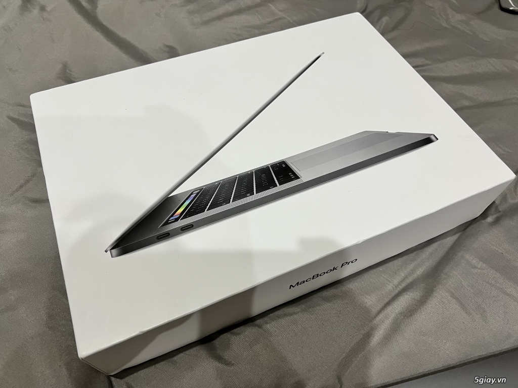 Như mới Macbook pro 15inch  2017 max option, i7, 3.1ghz, 16gb ram, 1Tb - 1