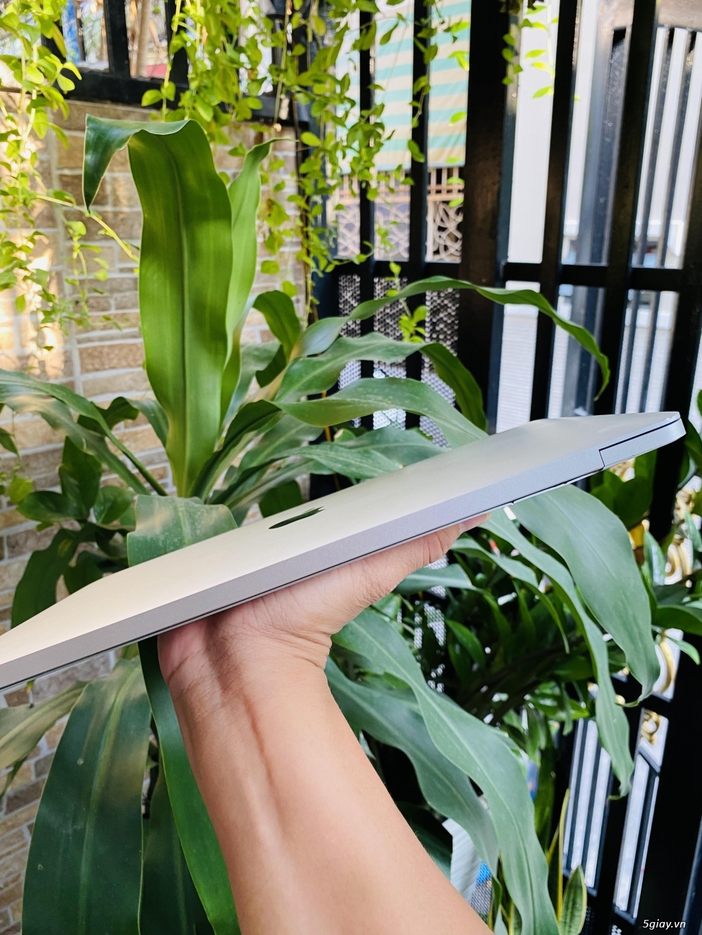 MacBook Pro 2016 Máy Nguyên Zin Vừa Thay Pin Xịn Mới Sạc Pin 77 Lần - 3