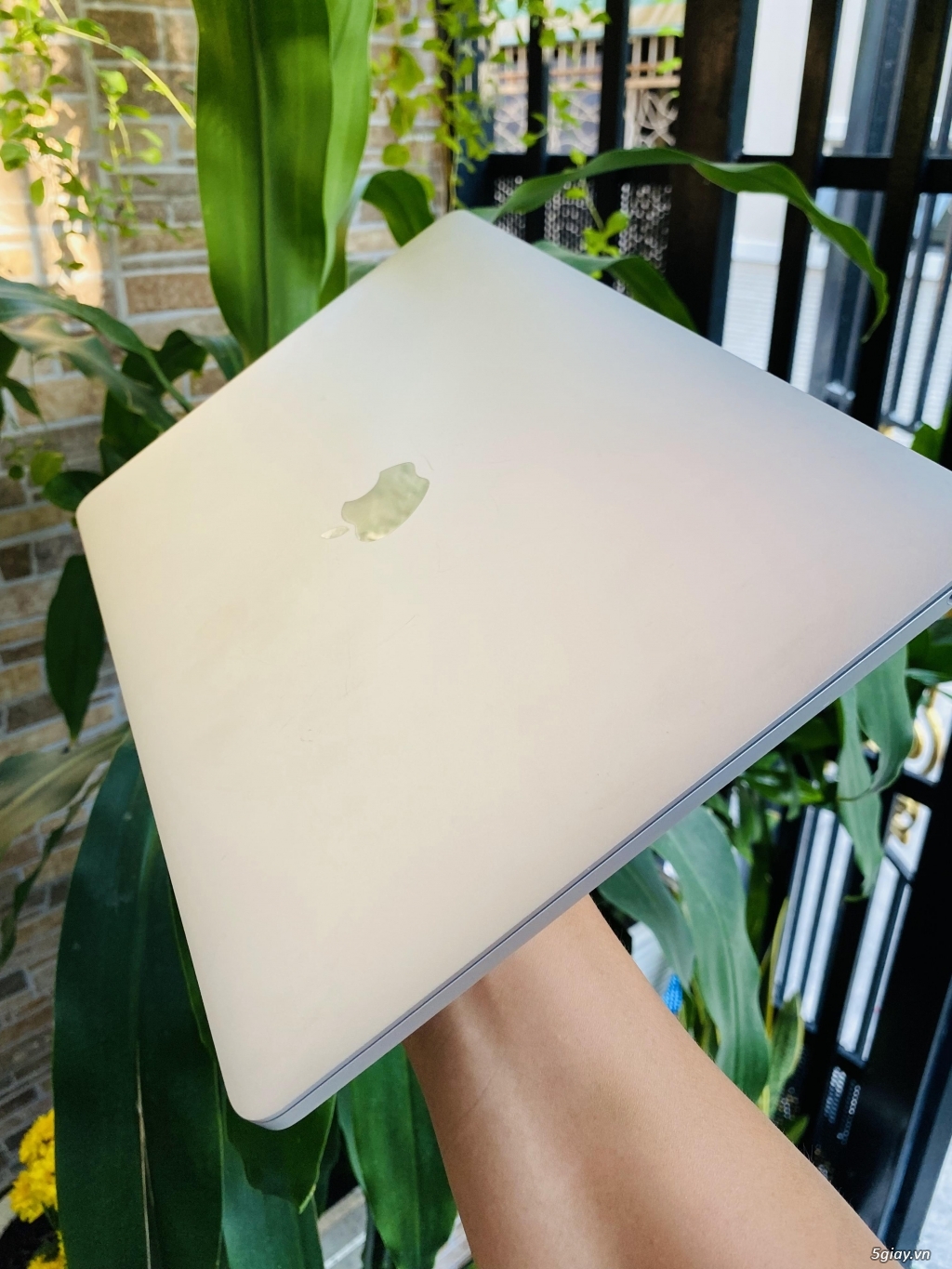 MacBook Pro 2016 Máy Nguyên Zin Vừa Thay Pin Xịn Mới Sạc Pin 77 Lần