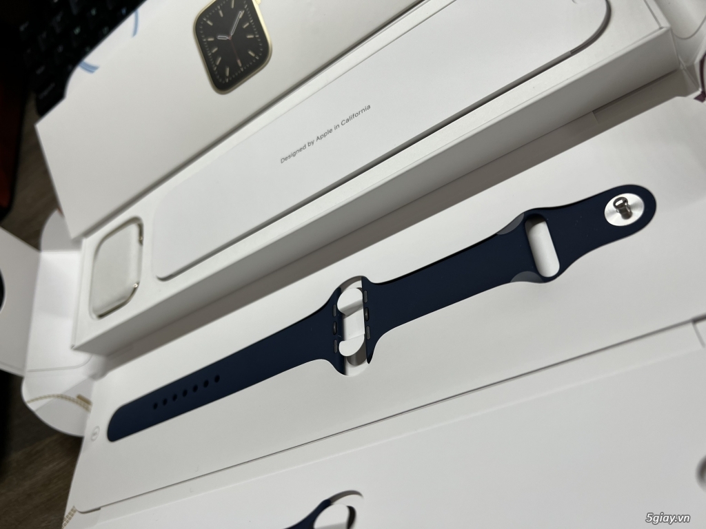 Apple watch thép 6 44mm new seal chưa active bản esim full tính năng