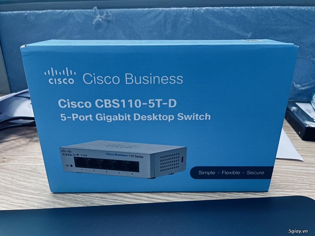 Cisco Switch CBS110-5T-D