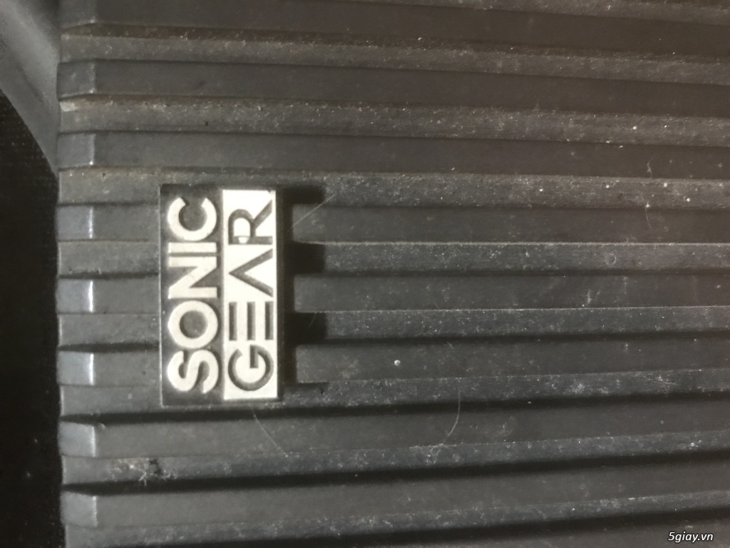 Lạc son bộ loa 5.1 Sonic Gear - 1