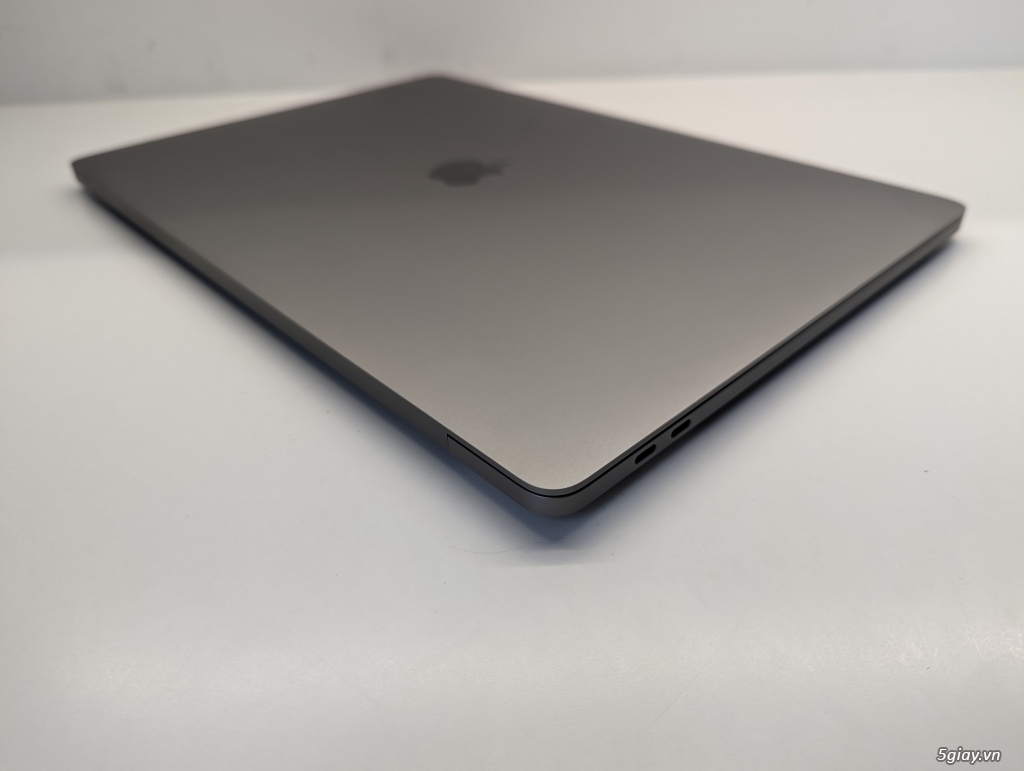 Macbook pro 2019 16 i7/32/512 - 4