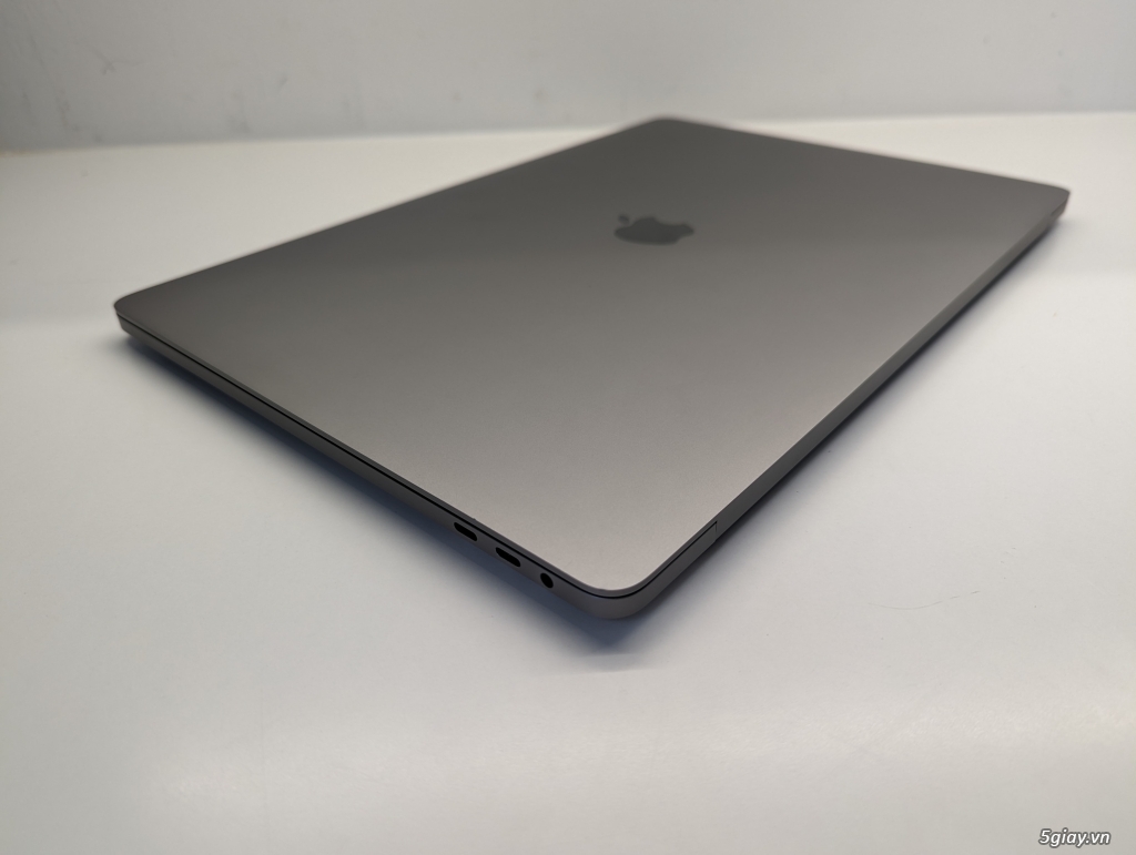 Macbook pro 2019 16 i7/32/512