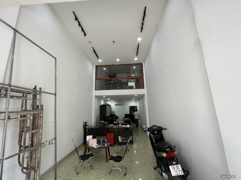 CTY Hùng Vĩ Land MT 532 phường 11 quận 10 đường điện biên phủ chỉ 20 t - 1
