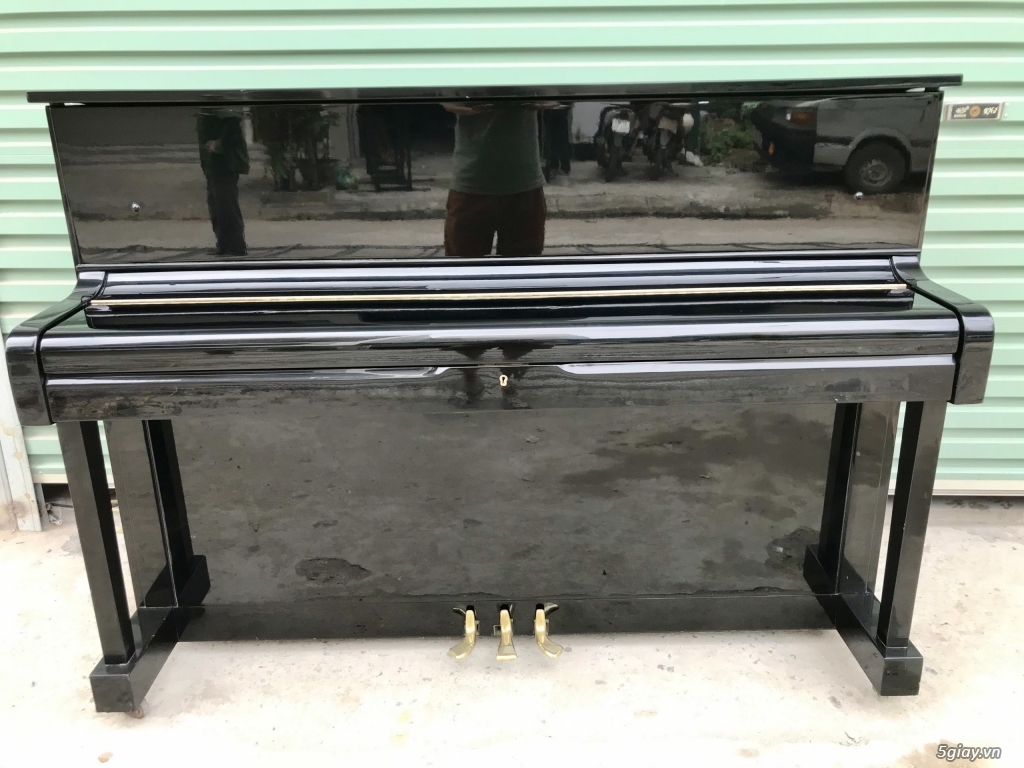 Đàn piano cơ YOUNG CHANG U111 - màu đen sang chảnh
