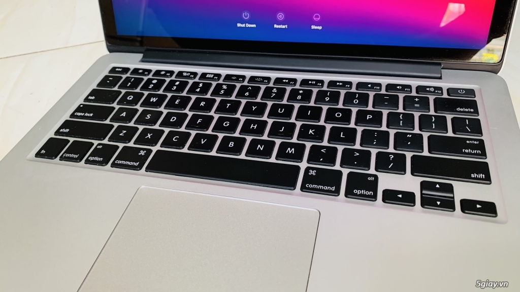 Macbook Pro 2015 13” I7-16-256 - 1