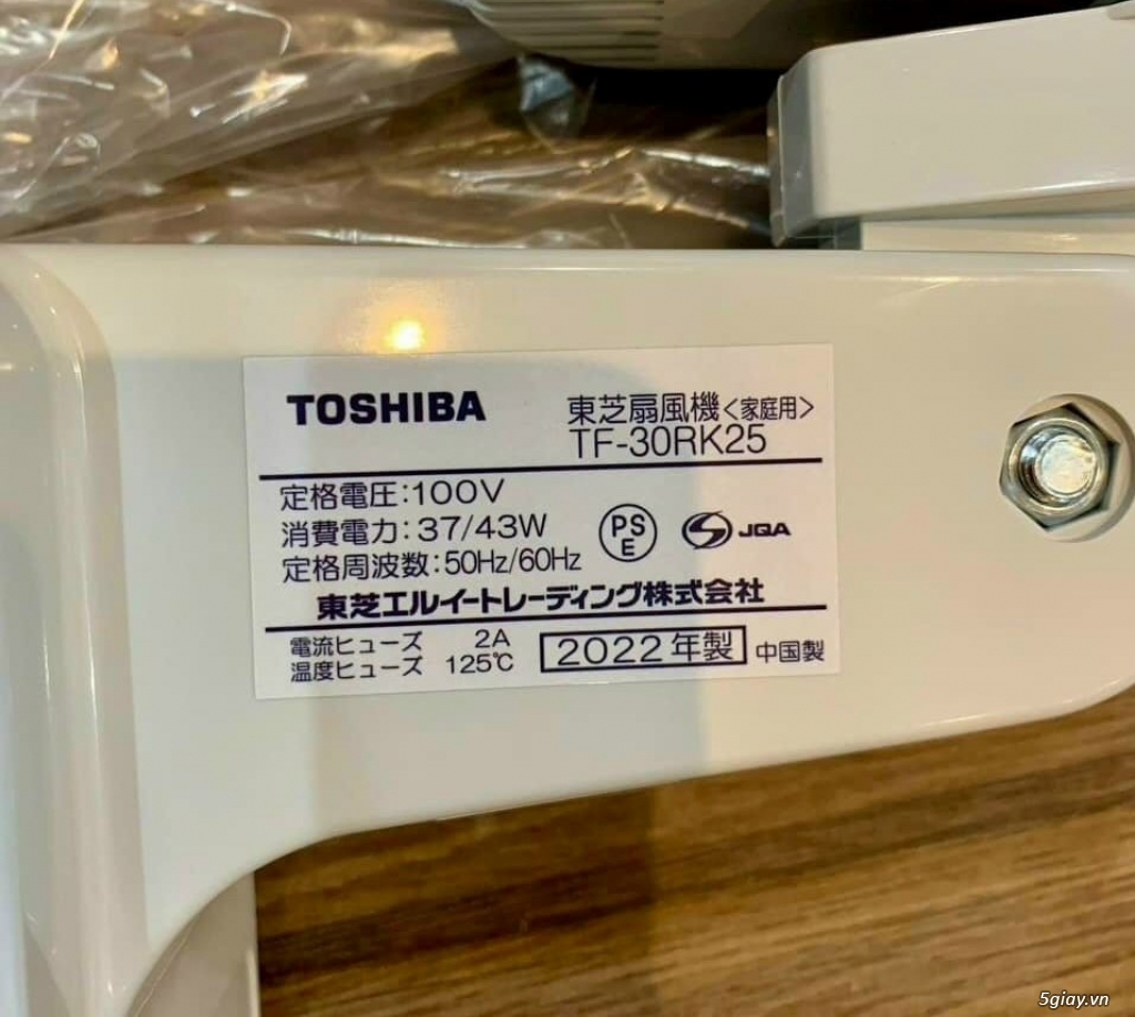 Quạt treo tường Toshiba TF-30RK25 mới full box - 3