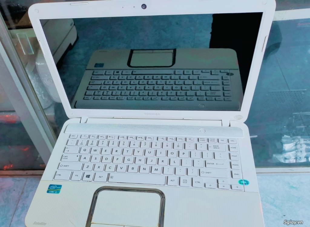 Bán Laptop toshiba L840  core i3 nguyên zin chưa bung máy - 2
