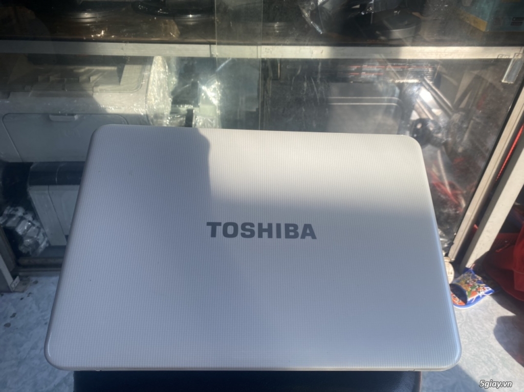Bán Laptop toshiba L840  core i3 nguyên zin chưa bung máy - 1