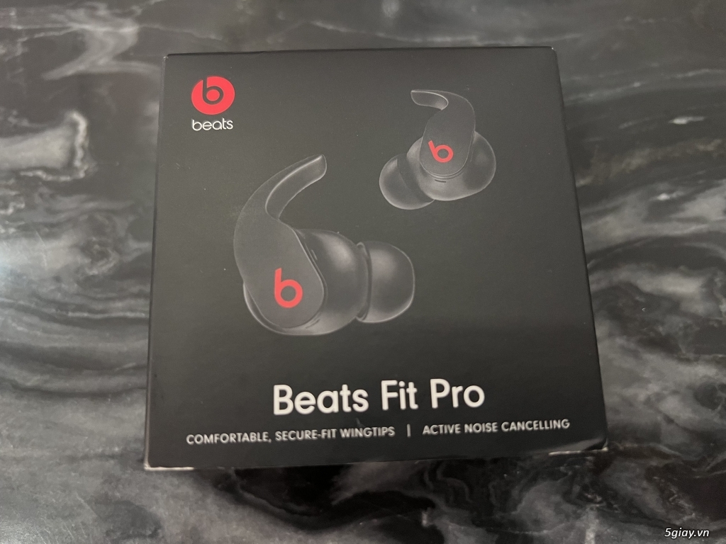 TAI NGHE BEAT FIT PRO