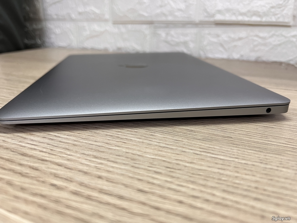 Cần Bán Macbook air 2018 cũ - 2