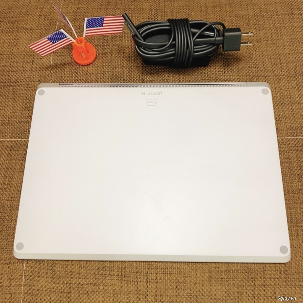 [Q1-HCM] Cần Bán Microsoft Laptop 2 i7 8th/16G/512G/Win 10 Pro - 8