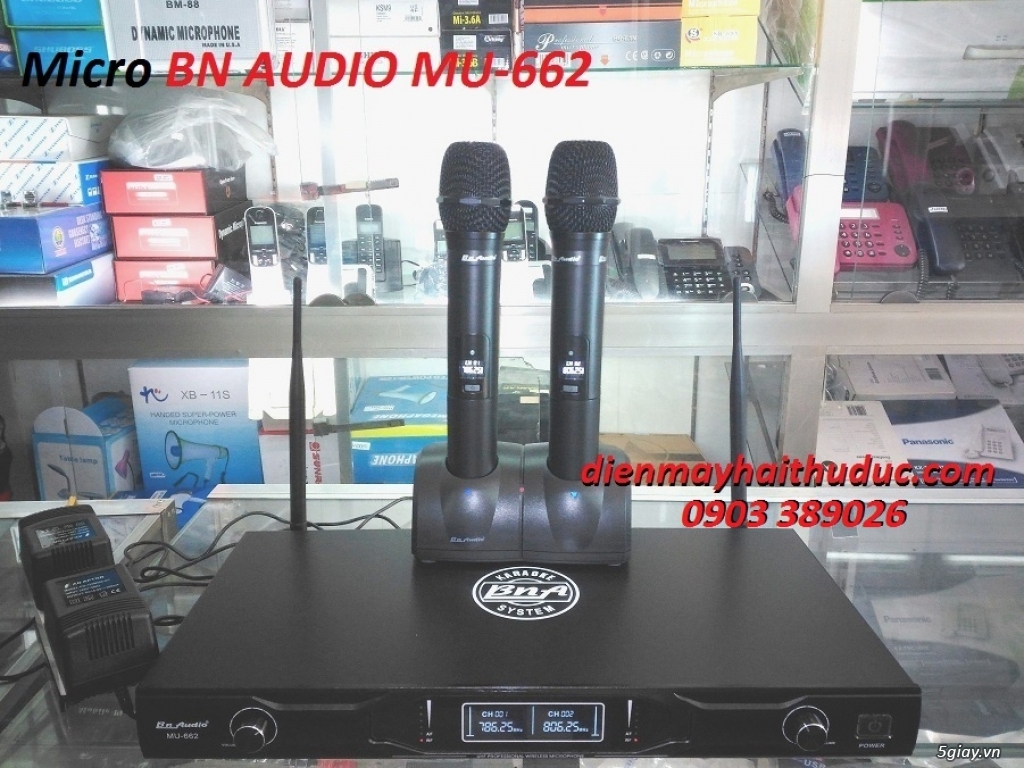 Bộ Micro không dây BN Audio BA-662 kèm chân đế, pin sạc 2 Micro