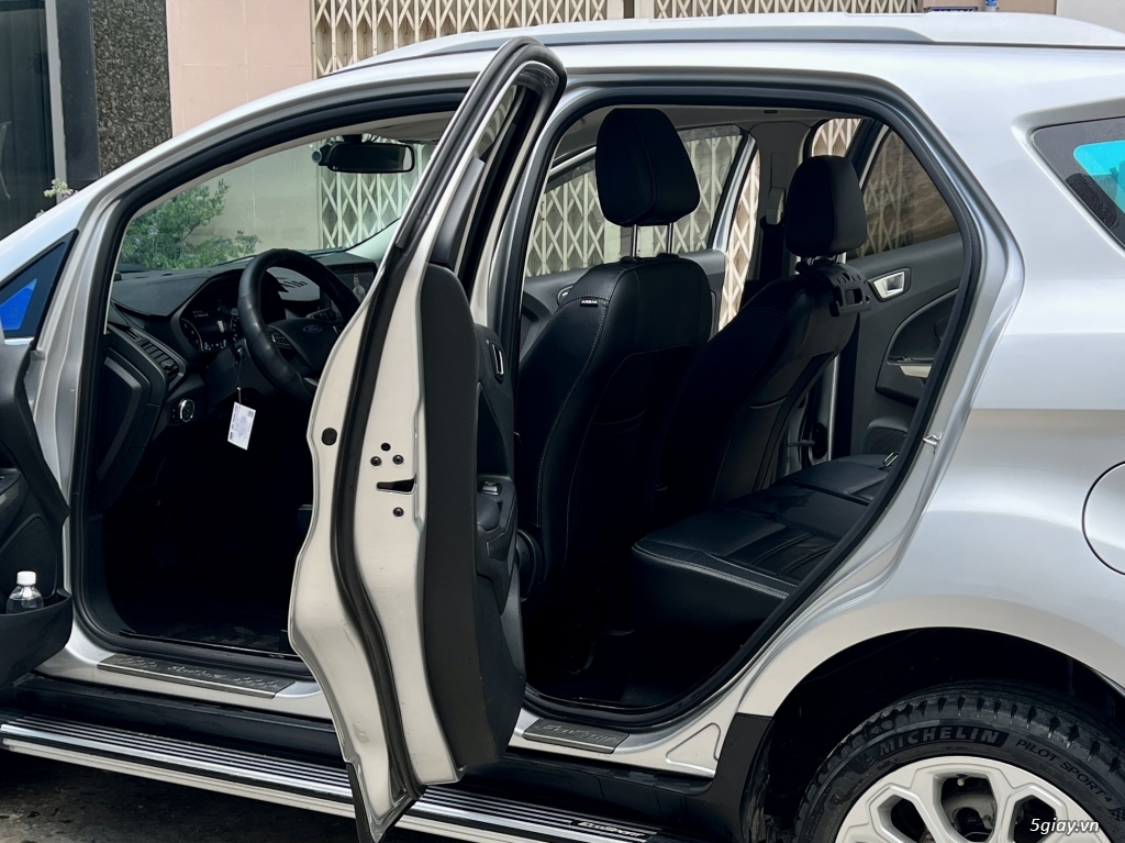 Ford EcoSport 1.5 Titanium 2018 màu bạc - 6