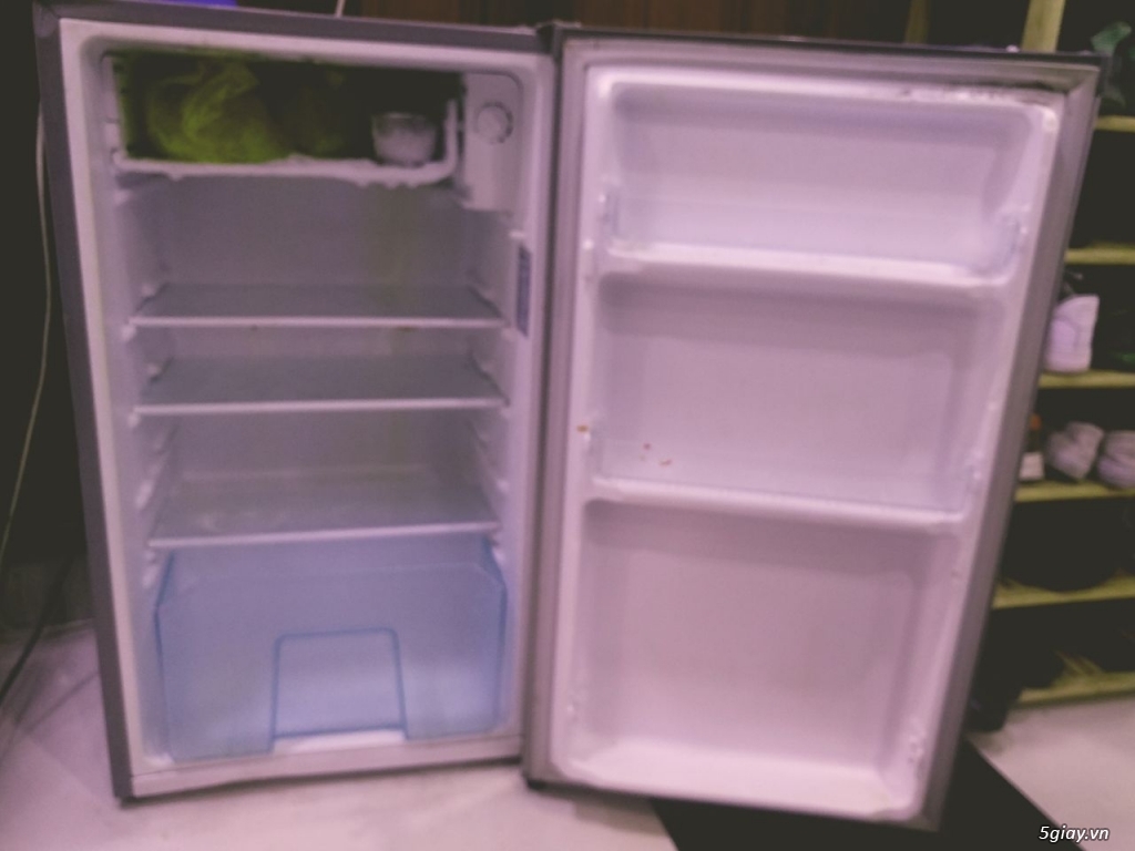 Cần bán tủ lạnh size vừa giá rẻ 700K ở Q.9