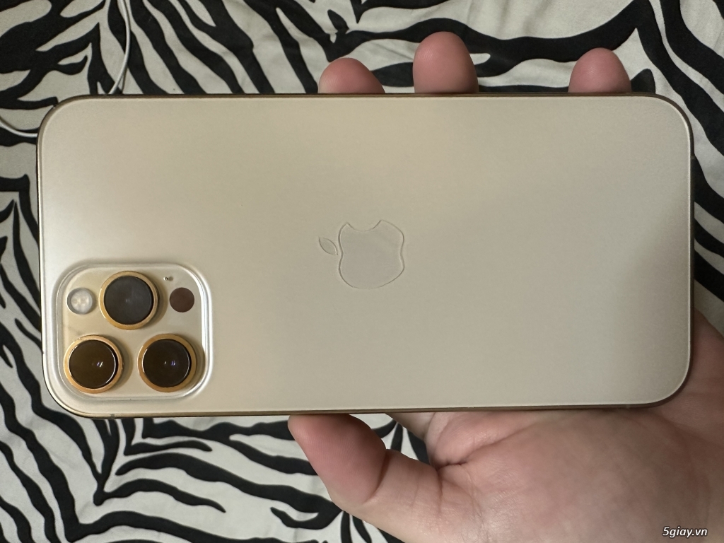 Bán iphone 12 promax màu vàng 128g máy đẹp 99%