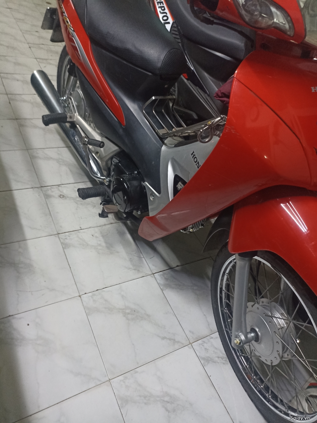 Xe wave a Honda màu đỏ bạc còn mới tỉnh