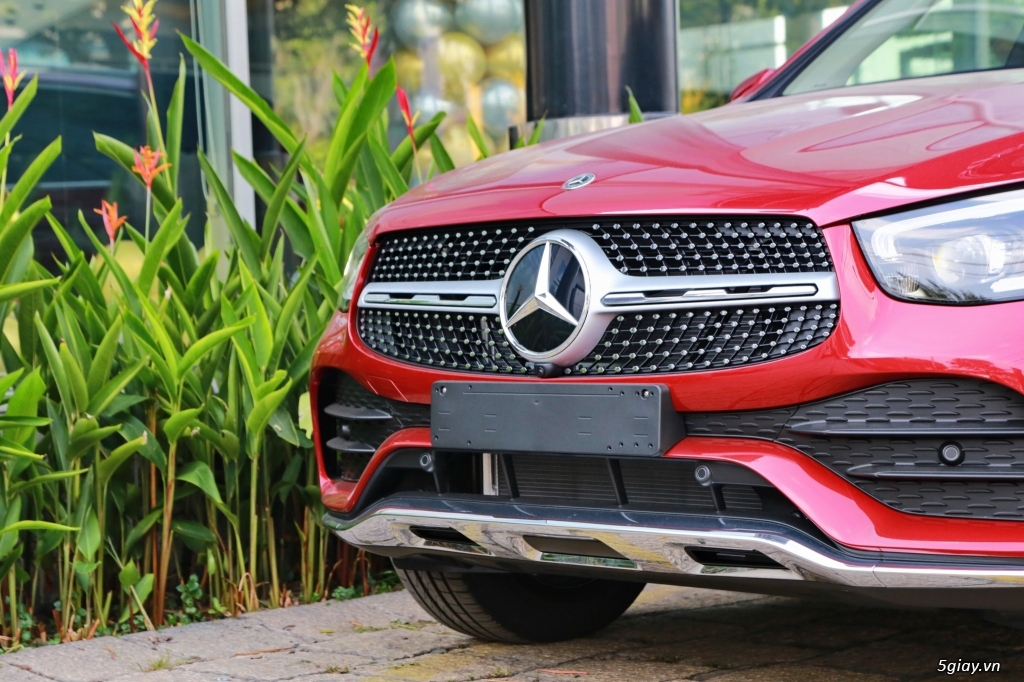 Mercedes GLC300 hỗ trợ 100% trước bạ tương đương 260.000.000VND - 2