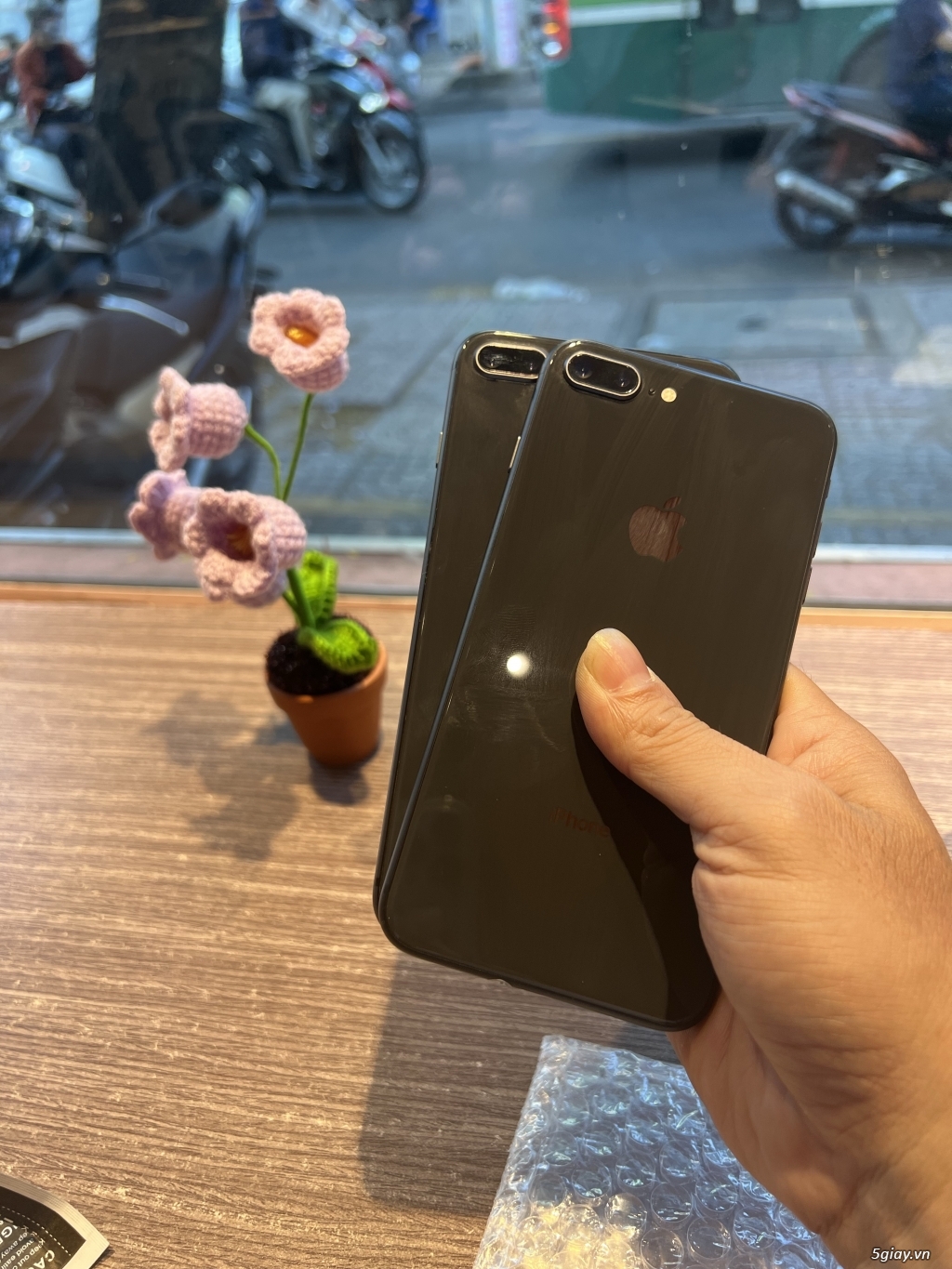 iPhone 8Plus 64G Black - 1