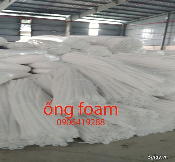 Ống foam dùng để cắm hoa