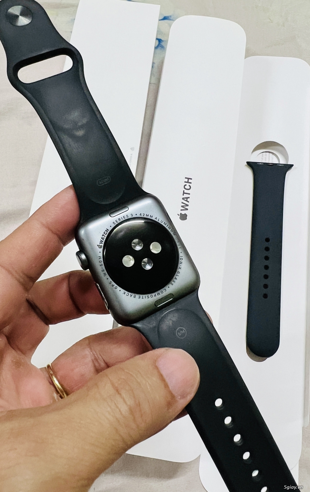 Cần bán Apple Watch sr3 42mm đen- giá hạt dẽ - 2