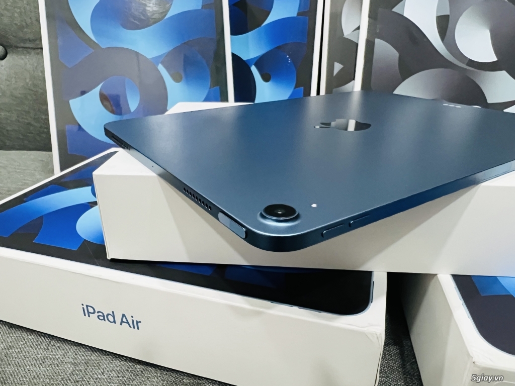 iPad Air 5 64GB Màu blue/gray Máy lướt Sạc 1-2 lần chưa sd.Bh dai 2023 - 1