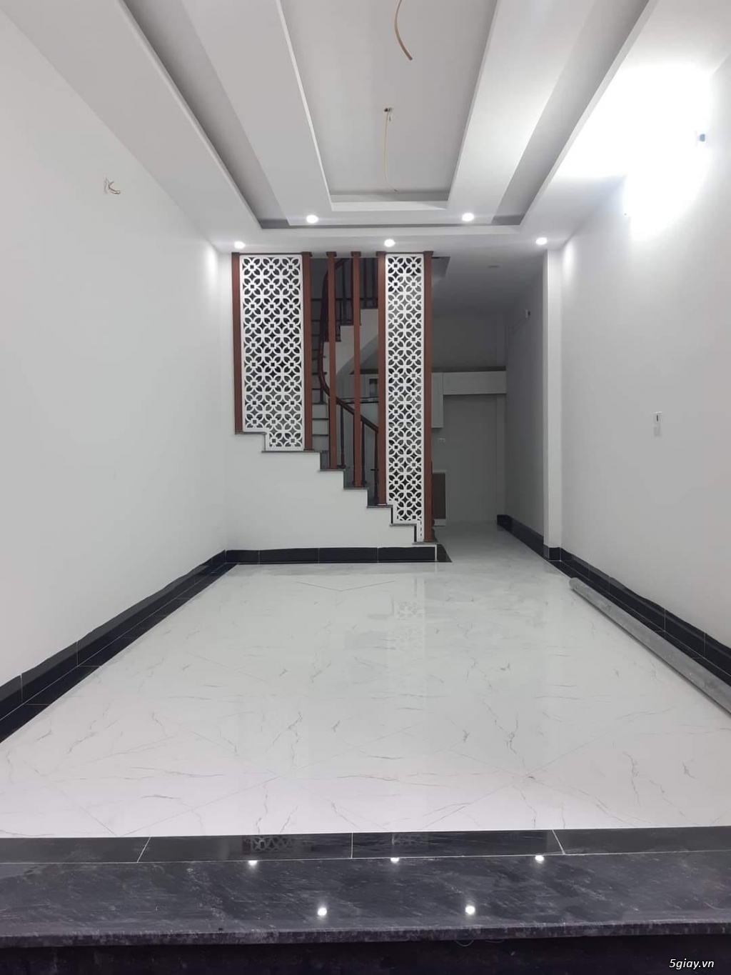 Bán nhà mới Ô TÔ ĐỖ CỬA ngõ 250 Tân Mai quận Hoàng Mai, DT40M2x5T - 1