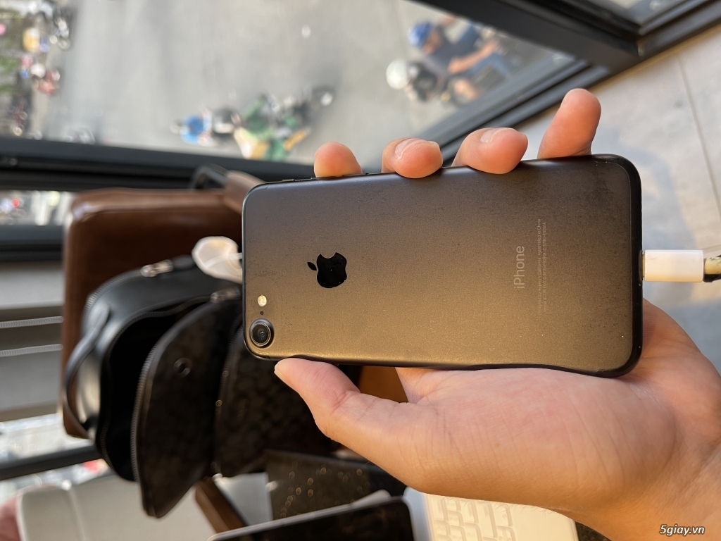 Cần bán iphone 7 lock nguyên zin. Đẹp 99% - 4
