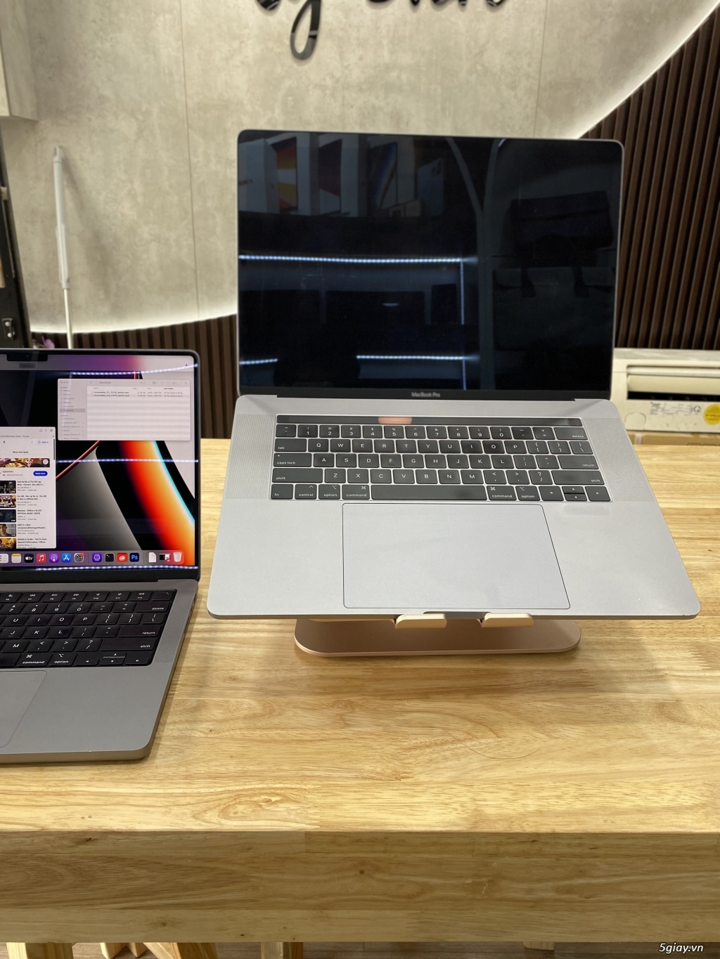 Cần bán macbook pro 15 2018 core i9 - 1