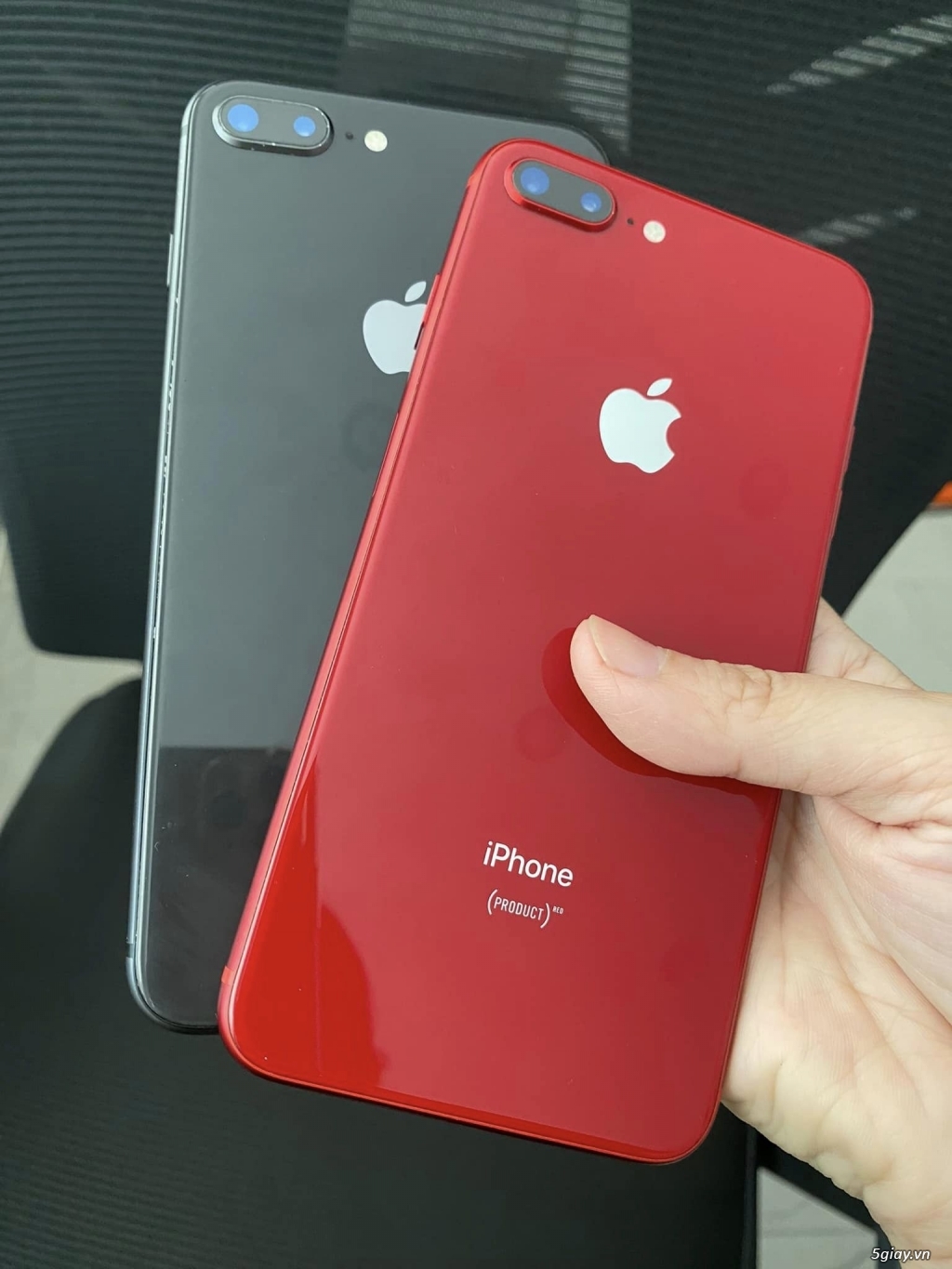iPhone 8 plus 64g màu đỏ , đen nhìn sang chảnh quá đi mất, máy đẹp 99% - 1