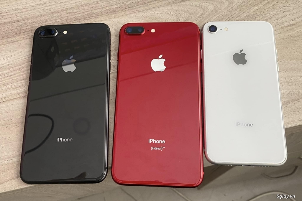 iPhone 8 plus 64g màu đỏ , đen nhìn sang chảnh quá đi mất, máy đẹp 99%