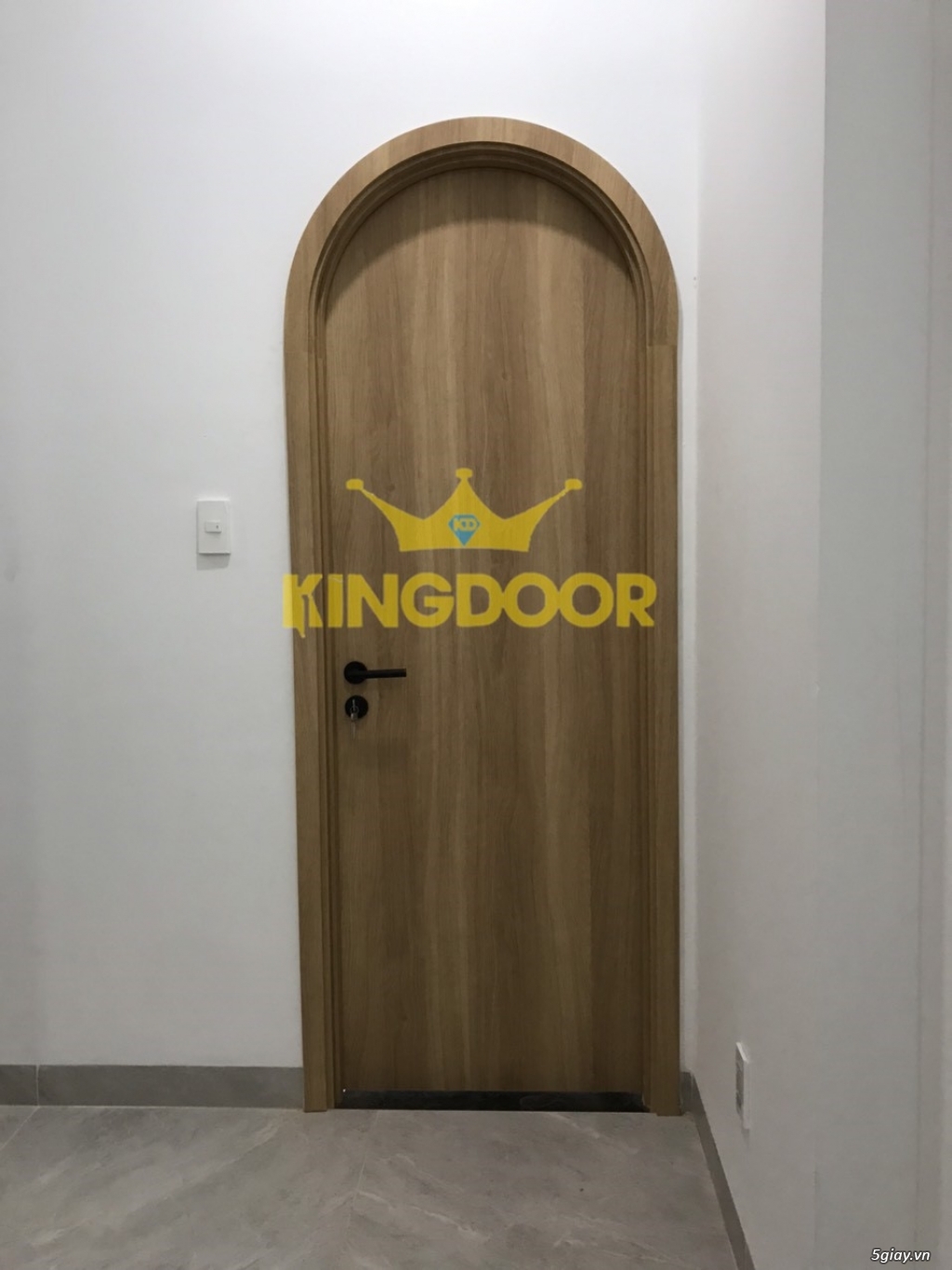 Cung cấp cửa nhựa Composite giá rẻ
