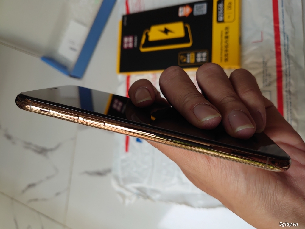 iPhone XS Vàng 64GB, tặng kèm pin, QT Mĩ eBay, rè nhẹ loa trong - 4