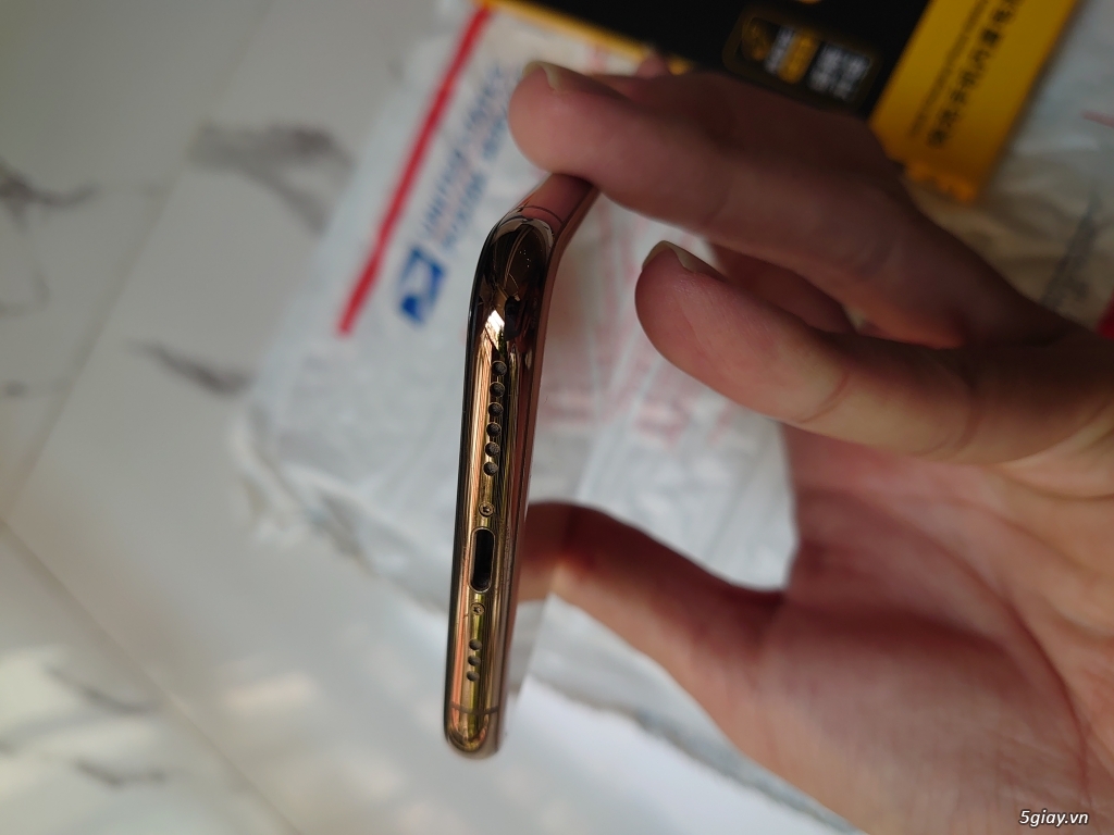 iPhone XS Vàng 64GB, tặng kèm pin, QT Mĩ eBay, rè nhẹ loa trong - 1