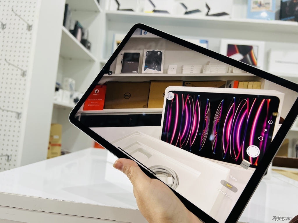 iPad Pro 11inch (2022 - M2): + 128GB - Wifi - Gray/silver bảo hành dài - 3