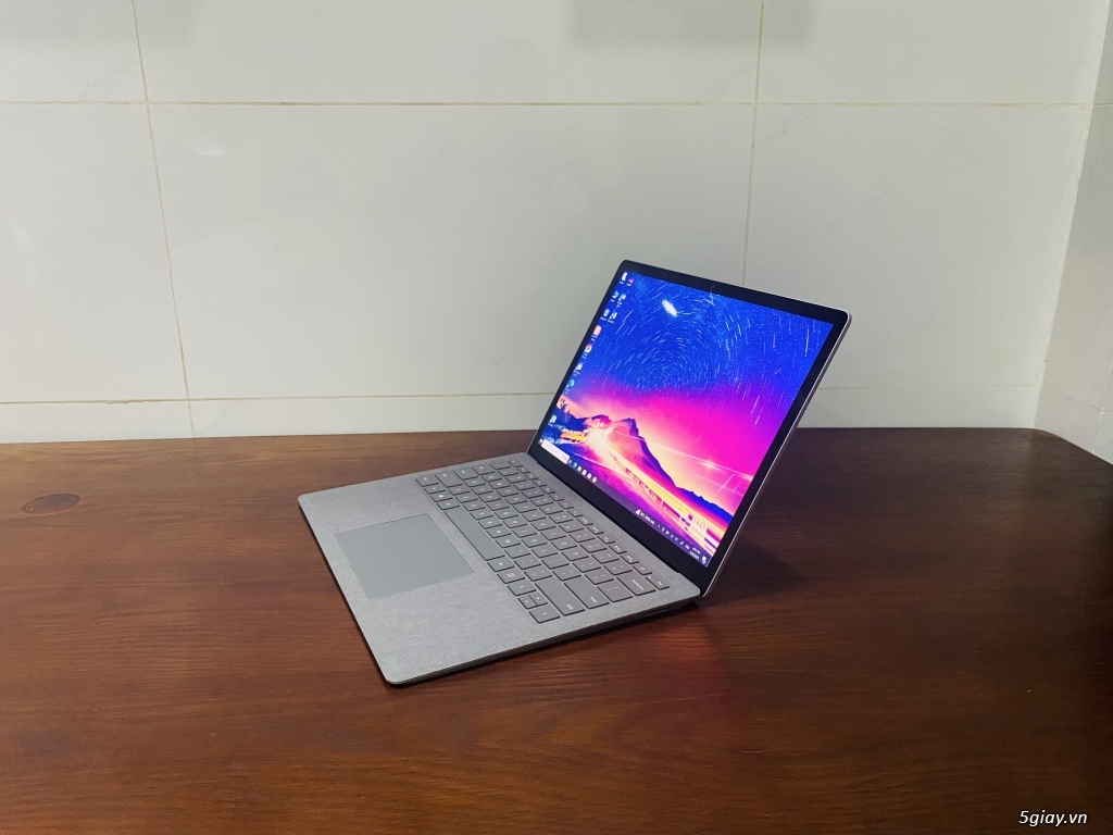 Surface laptop 4..... i7...... new 99%