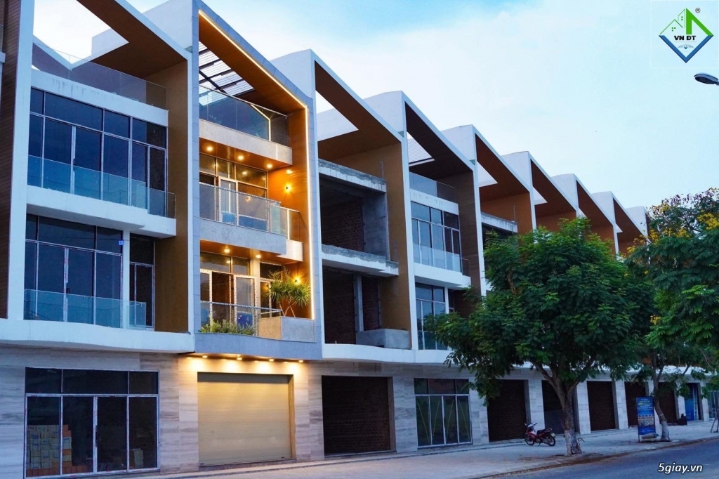 Bán Shophouse 4 tầng 2 mặc tiền bên bờ sông Hàn Đà Nẵng giá quá sập hầ