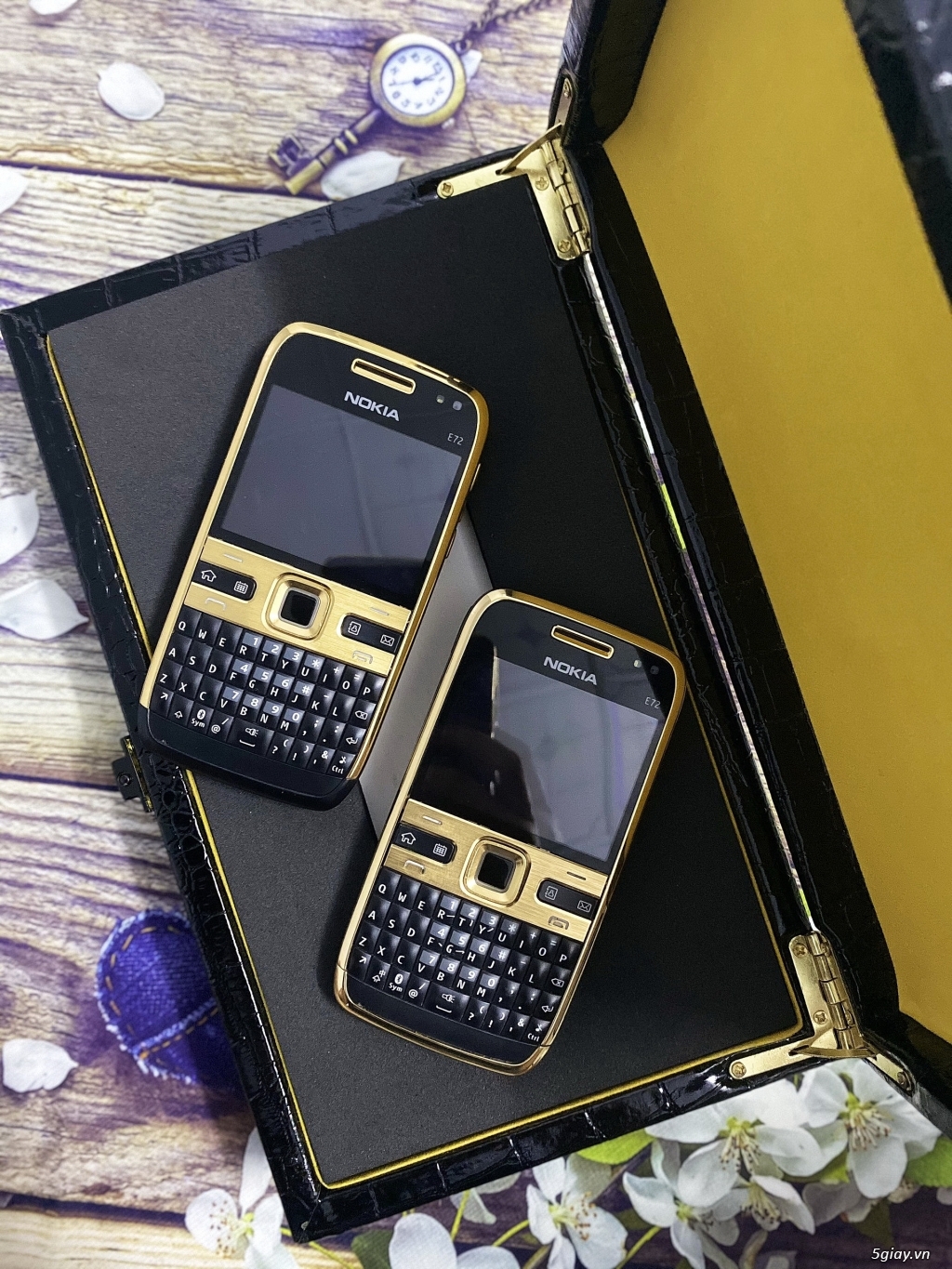 Điện Thoại Nokia E72 Mạ Vàng Siêu Hiếm