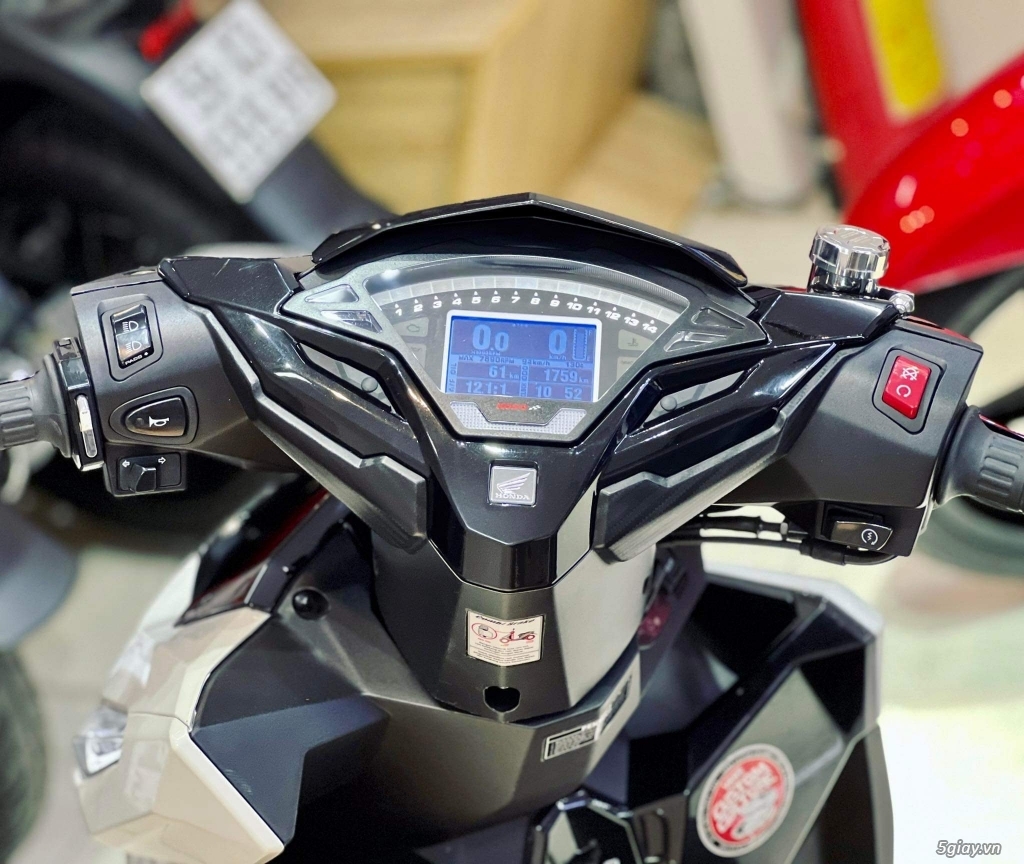 Cần bán vario 150 ---96789